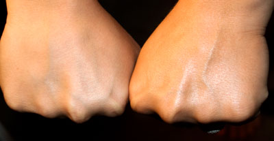 Bare hand (left), Touch & Glow blended (right)
