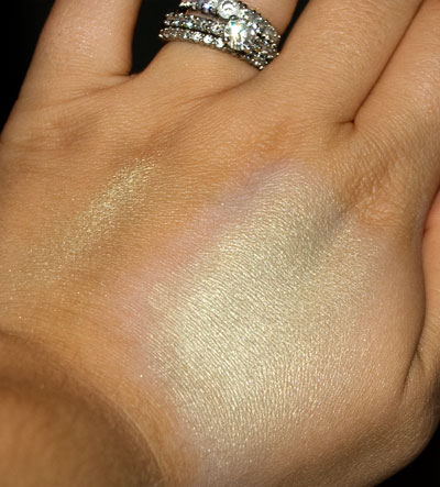BEFORE, bare hand (left) - AFTER, over NYX Eyeshadow Base (right)