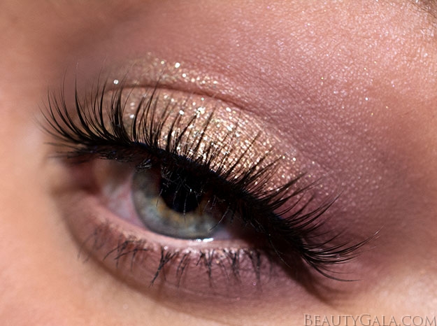 gold glitter eyeshadow